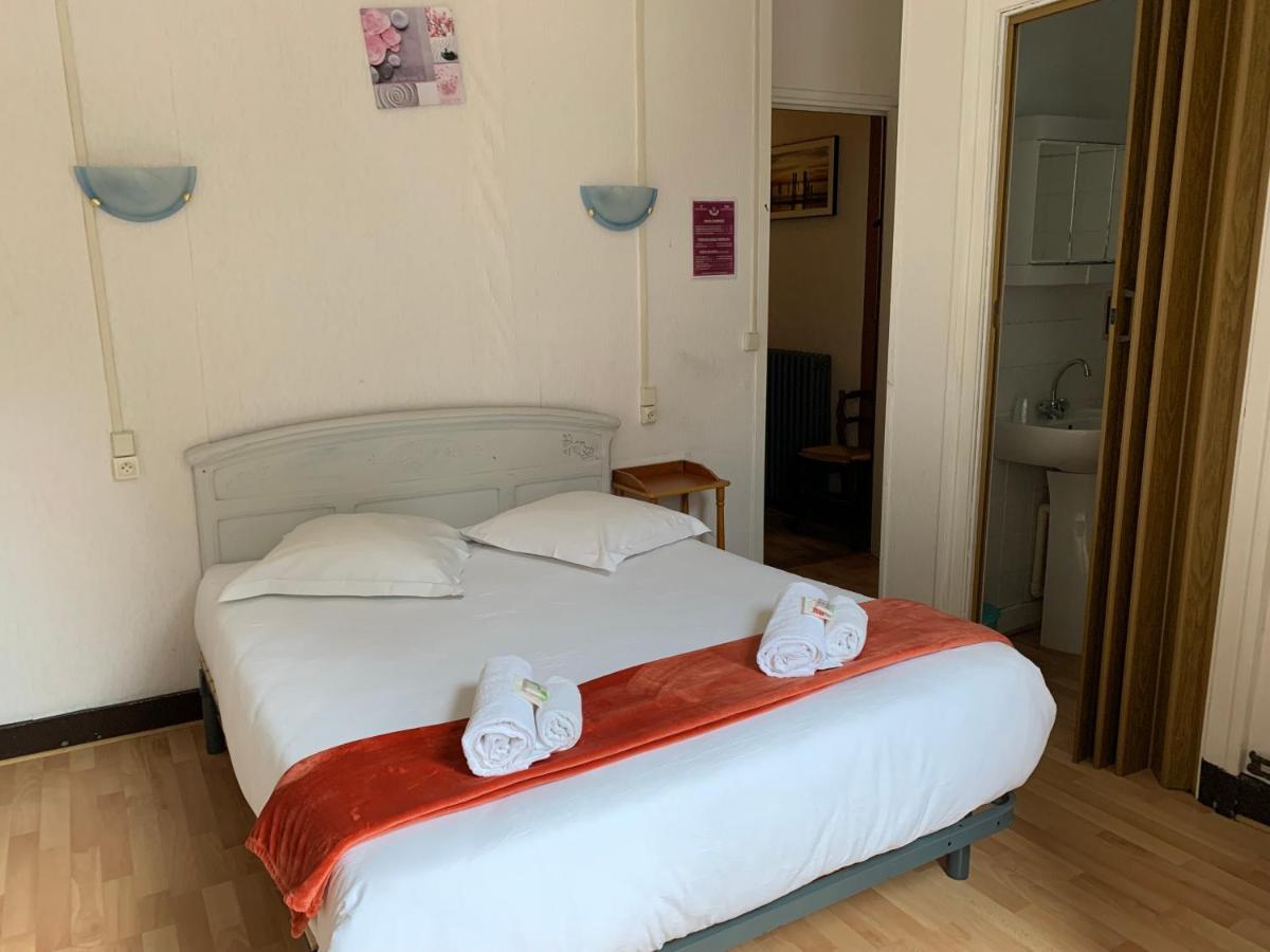 Hotel Le Pourquoi Pas La Bourboule Esterno foto
